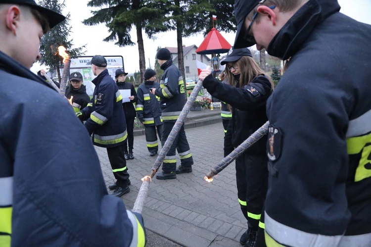 Poświęcenie krzyża w Biegonicach