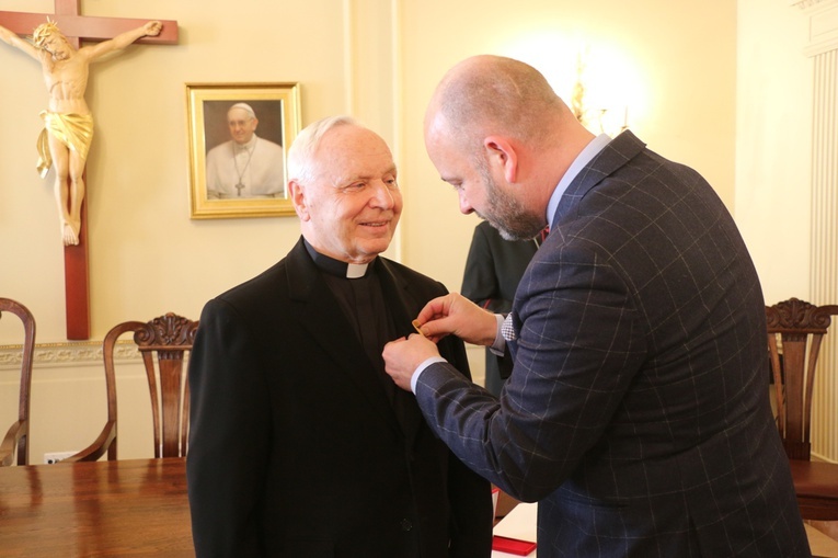 Miejskie wyróżnienia dla ludzi Kościoła wrocławskiego