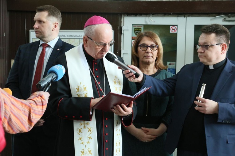 Śniadanie wielkanocne na dworcu PKS w Lublinie