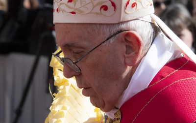 Papież zapewnia Francuzów o swej bliskości i modlitwie