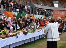 Kibice poświęcą pokarmy na Stadionie Wrocław