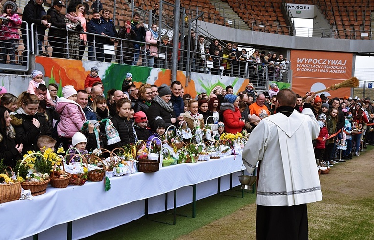 Kibice poświęcą pokarmy na Stadionie Wrocław