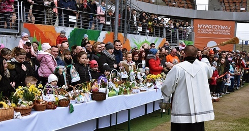 Kibice poświęcą pokarmy na Stadionie Wrocław