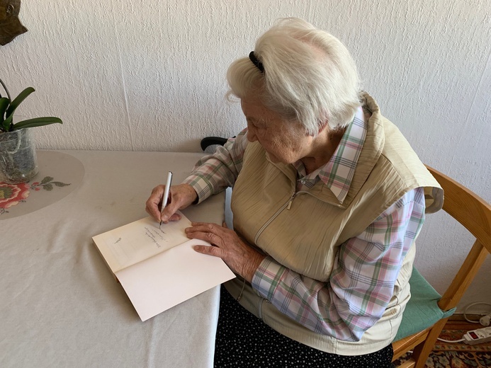 Paczka od AWL-a dla Bohatera