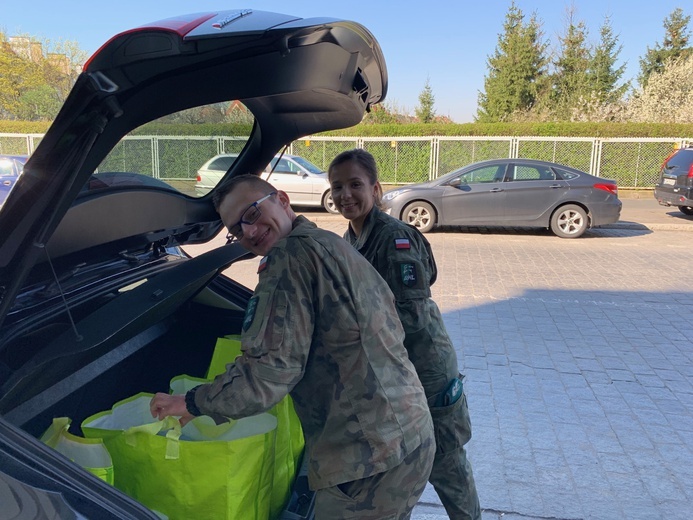Paczka od AWL-a dla Bohatera