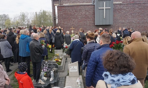 Pogrzeb Izy Paszkowskiej - cenionego pedagoga i redaktora "Małego Gościa"