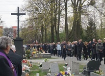 Pogrzeb Izy Paszkowskiej - cenionego pedagoga i redaktora "Małego Gościa"