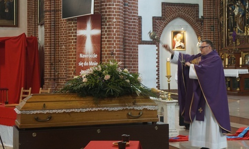 Pogrzeb Izy Paszkowskiej - cenionego pedagoga i redaktora "Małego Gościa"
