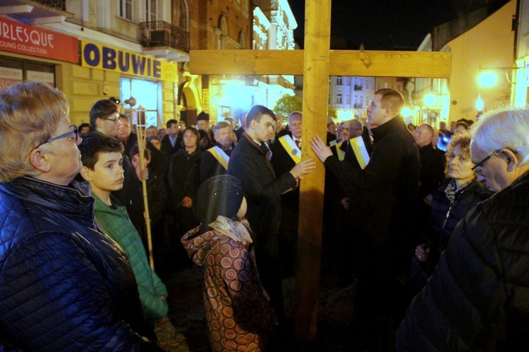 Wielka Środa. Droga Krzyżowa ulicami Tarnowa