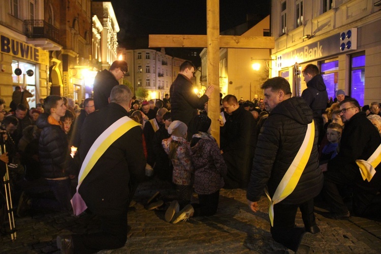 Wielka Środa. Droga Krzyżowa ulicami Tarnowa