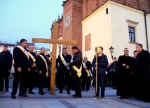 Wielka Środa. Droga Krzyżowa ulicami Tarnowa