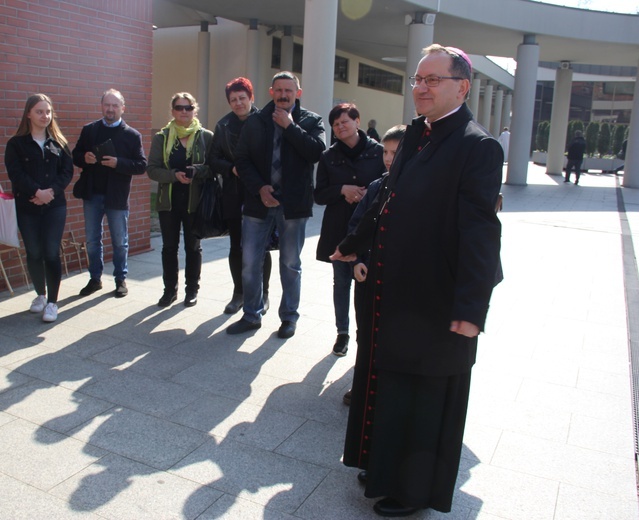 Błogosławieństwo niepełnosprawnych przed pielgrzymką do Lourdes