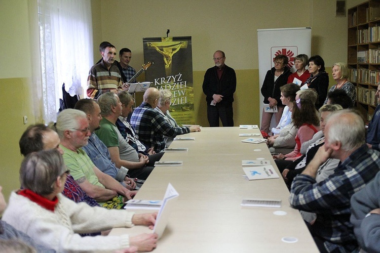 Krzyż Nadziei w schronisku dla bezdomnych w Bielsku-Białej