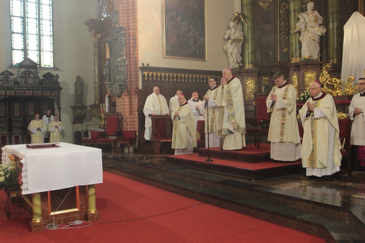 Legnica. Msza Krzyżma św.