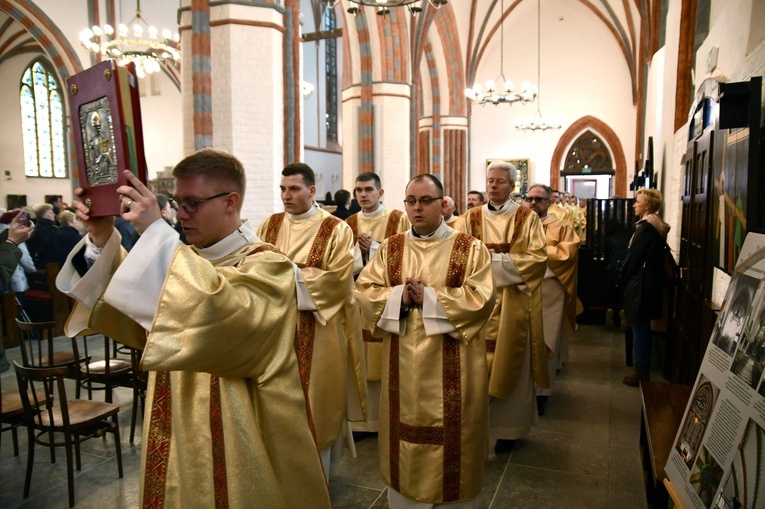 Msza Krzyżma w koszalińskiej katedrze