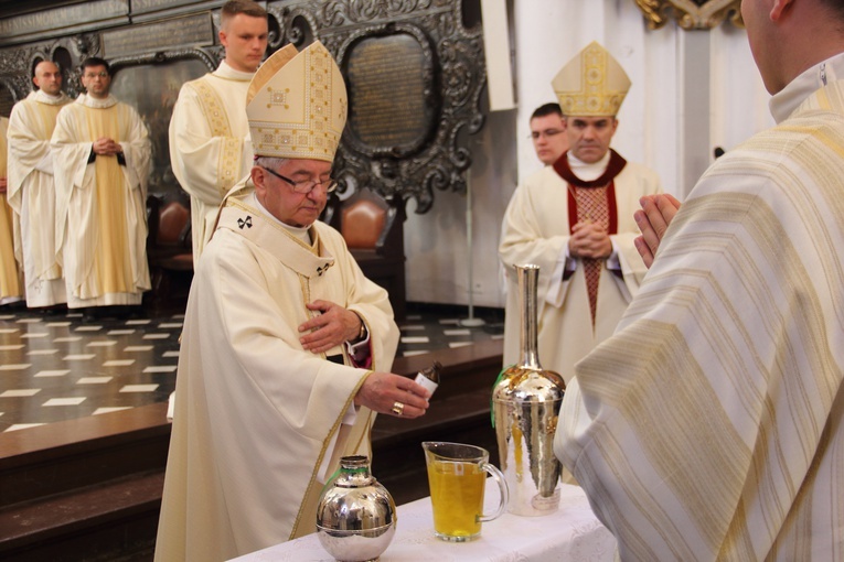 Msza św. Krzyżma w katedrze w Gdańsku-Oliwie