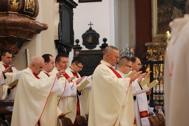 Msza św. Krzyżma w katedrze łowickiej