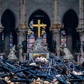 Francja: Co było przyczyną pożaru w Notre Dame?