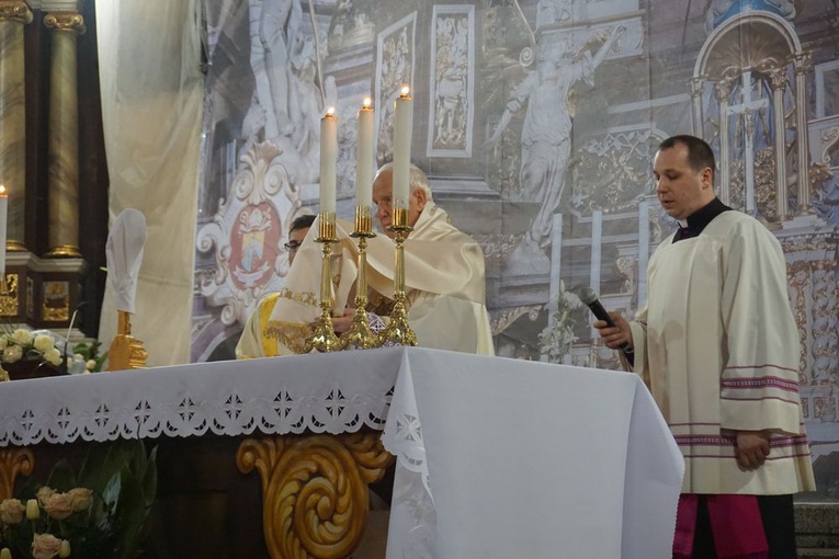 Wielki Czwartek. Msza Wieczerzy Pańskiej w świdnickiej katedrze