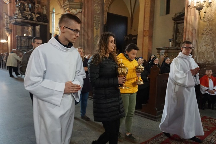 Wielki Czwartek. Msza Wieczerzy Pańskiej w świdnickiej katedrze