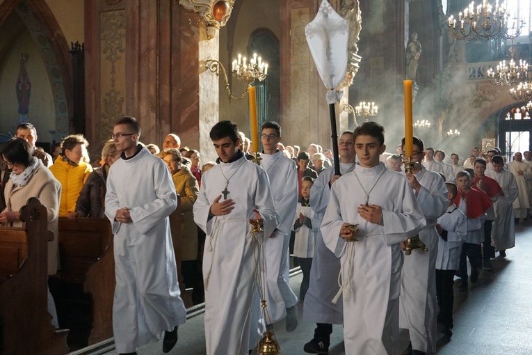 Wielki Czwartek. Msza Wieczerzy Pańskiej w świdnickiej katedrze