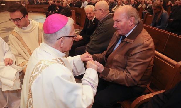 Bp Szkudło: Eucharystia to "godzina zadań"