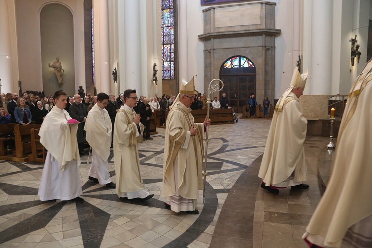 Msza święta Wieczerzy Pańskiej w katowickiej katedrze