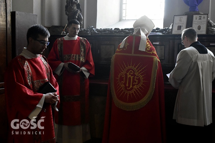 Ciemna jutrznia w świdnickiej katedrze