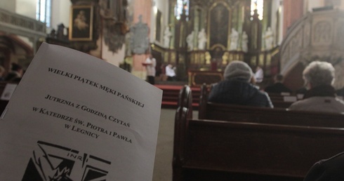 Katedra Legnicka. Jutrznia Wielkiego Piątku