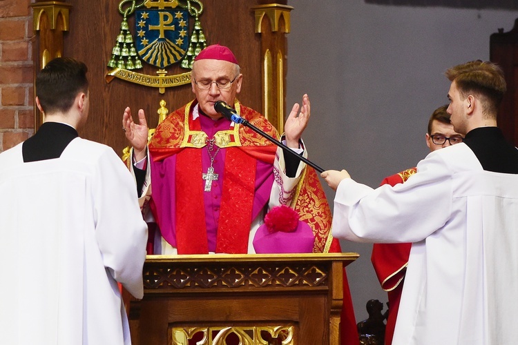 Ciemna jutrznia w olsztyńskiej konkatedrze św. Jakuba