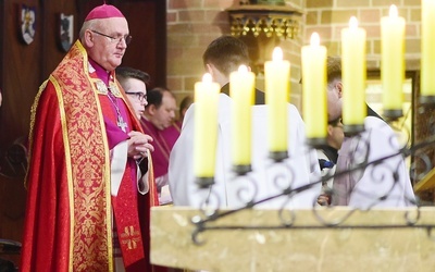 Ciemna jutrznia w olsztyńskiej konkatedrze św. Jakuba