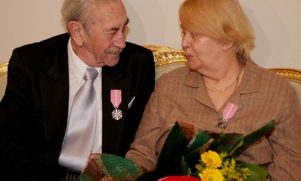 Jan Kobuszewski z żoną Hanną Zembrzuską-Kobuszewską u Prezydenta RP Lecha Kaczyńskiego, 10 stycznia 2007.