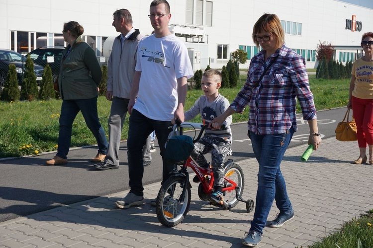 Wielki Piątek - Droga Krzyżowa w parafii Miłosierdzia Bożego