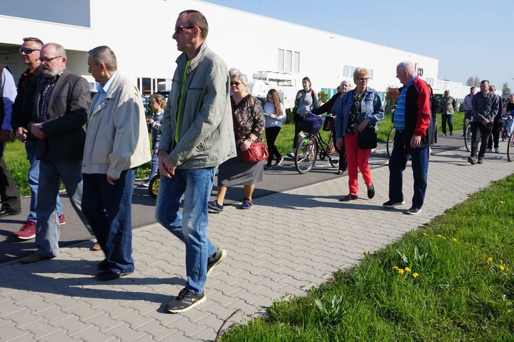 Wielki Piątek - Droga Krzyżowa w parafii Miłosierdzia Bożego