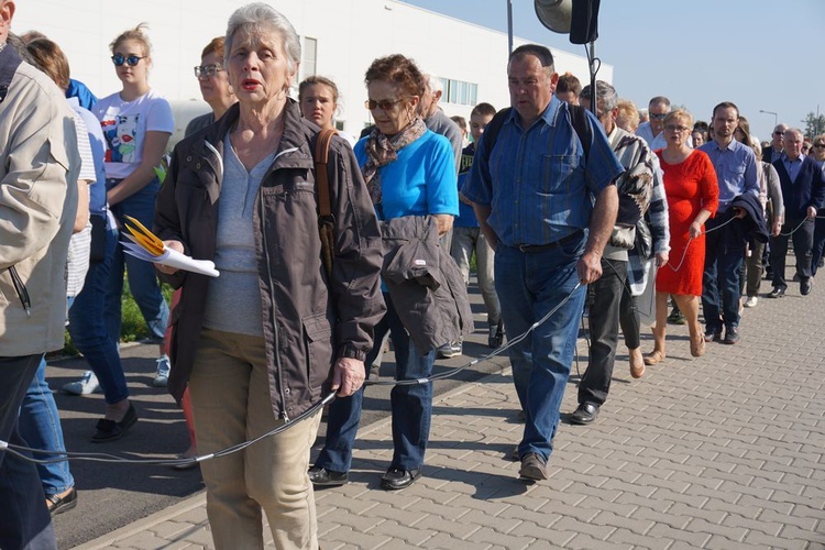 Wielki Piątek - Droga Krzyżowa w parafii Miłosierdzia Bożego