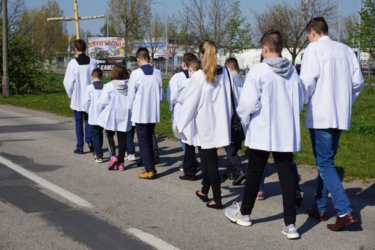 Wielki Piątek - Droga Krzyżowa w parafii Miłosierdzia Bożego