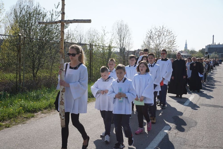 Wielki Piątek - Droga Krzyżowa w parafii Miłosierdzia Bożego