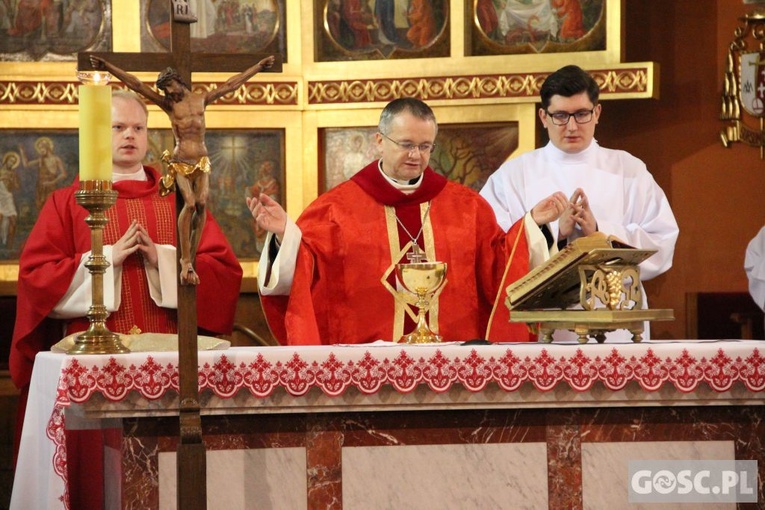 Liturgia Wielkiego Piątku w zielonogórskiej konkatedrze