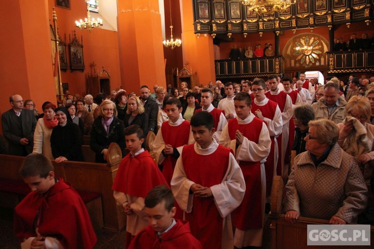 Liturgia Wielkiego Piątku w zielonogórskiej konkatedrze