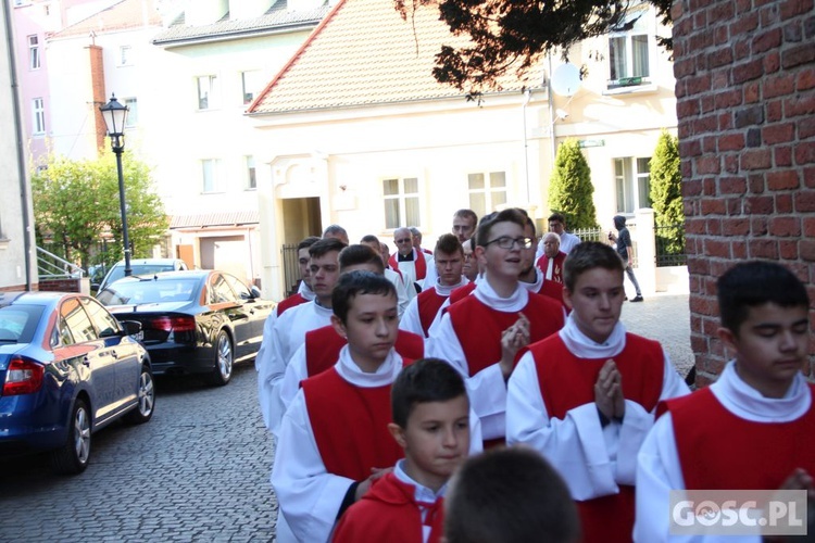 Liturgia Wielkiego Piątku w zielonogórskiej konkatedrze