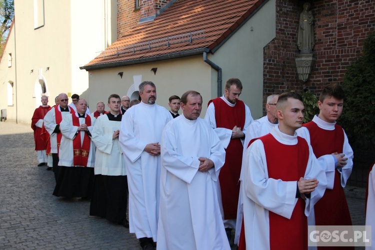 Liturgia Wielkiego Piątku w zielonogórskiej konkatedrze