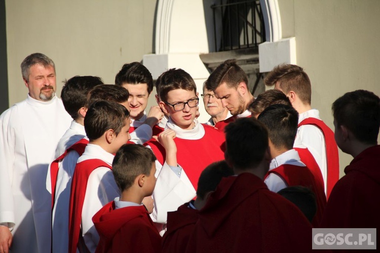 Liturgia Wielkiego Piątku w zielonogórskiej konkatedrze