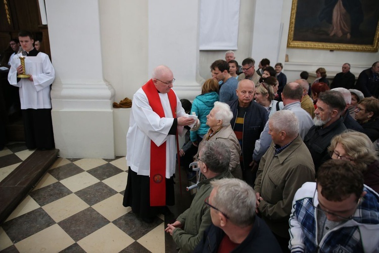 Wielki Piątek na Świętym Krzyżu