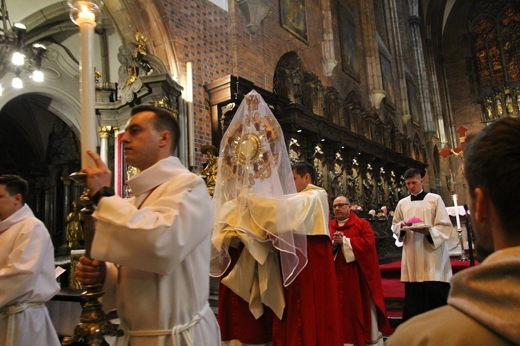 Wielki Piątek w katedrze wrocławskiej