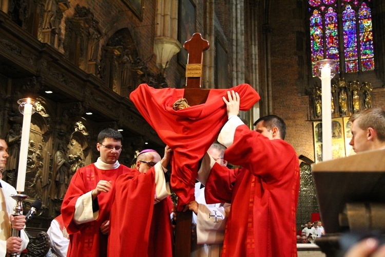 Wielki Piątek w katedrze wrocławskiej