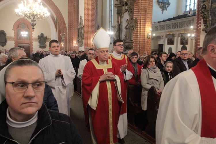 Legnica. Liturgia Wielkiego Piątku