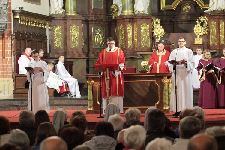 Legnica. Liturgia Wielkiego Piątku