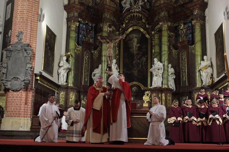 Legnica. Liturgia Wielkiego Piątku