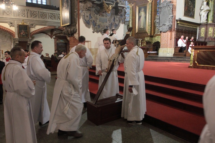 Legnica. Liturgia Wielkiego Piątku