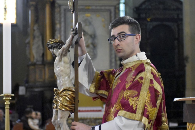 Liturgia Wielkiego Piątku w świdnickiej katedrze